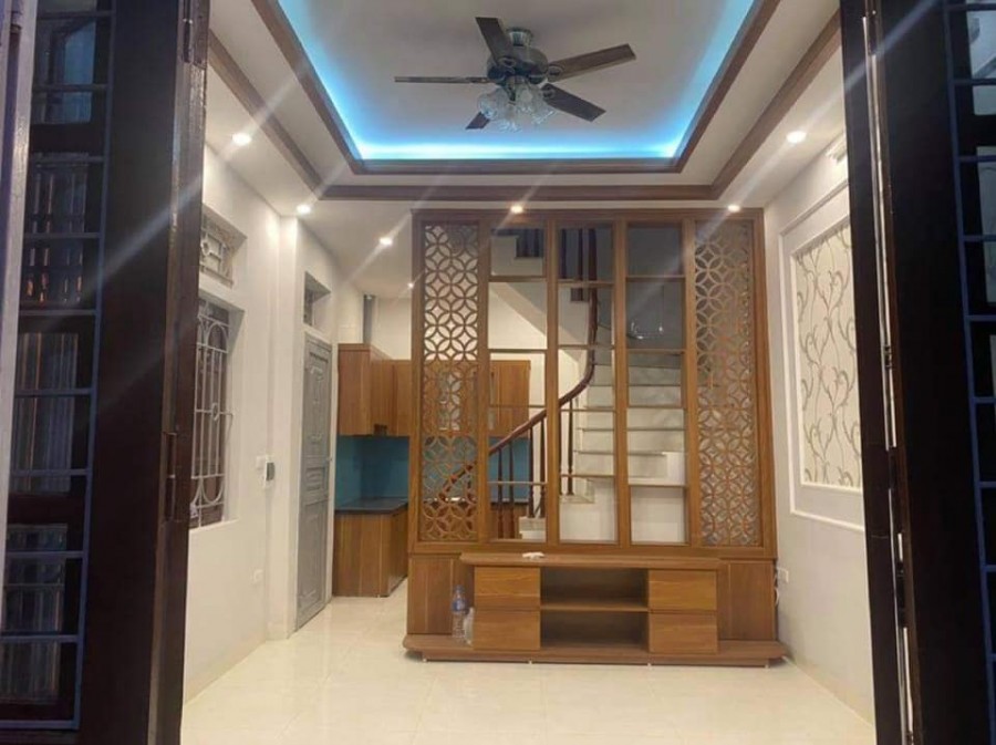Bán nhà phố Đông Thiên, quận Hoàng Mai, DT 27m2, 4 tầng, MT 3.6m, giá 2,4 tỷ