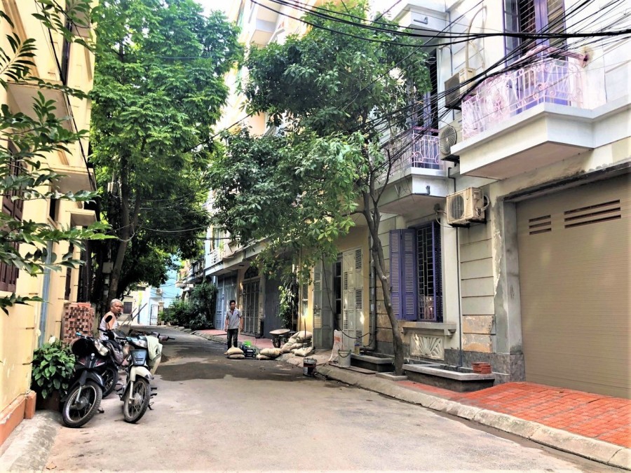 Bán nhà 5 tầng phố Hoàng Quốc Việt 48m2 mặt tiền 5m giá bán 9.6 tỷ