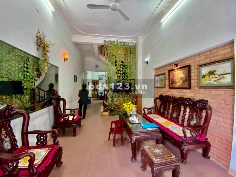 Bán nhà siêu đẹp Hoàng Mai, 35m2, 5 tầng, OTO, kinh doanh, 2 tỷ hơn