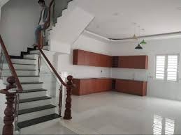 Tôi cần bán gấp căn nhà gần chợ bình chánh, bao tiền sang tên