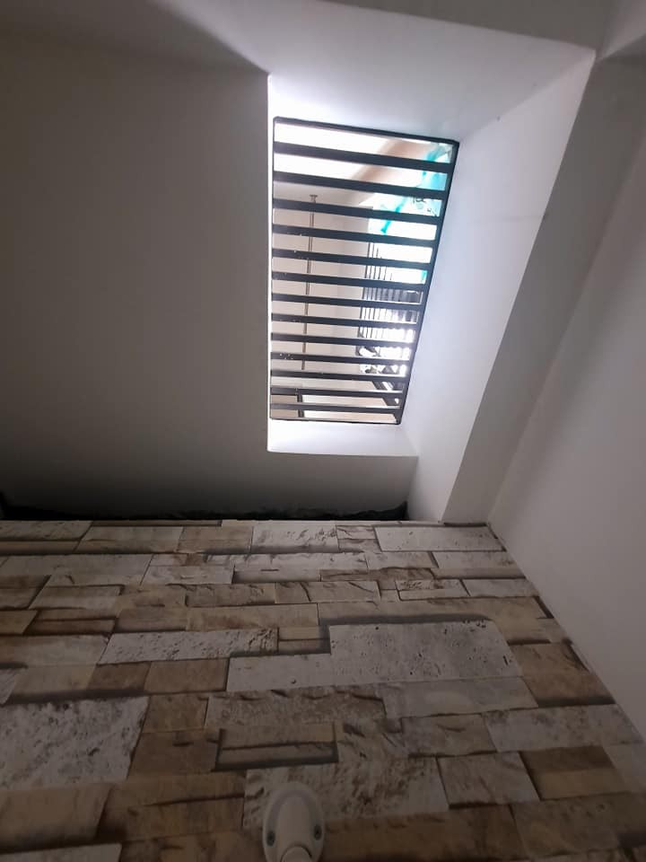 Bán nhà 1 sẹc hẻm xe hơi Lạc Long Quân 49m2, mặt tiền 4m, Tân Bình, 4 tỷ 150