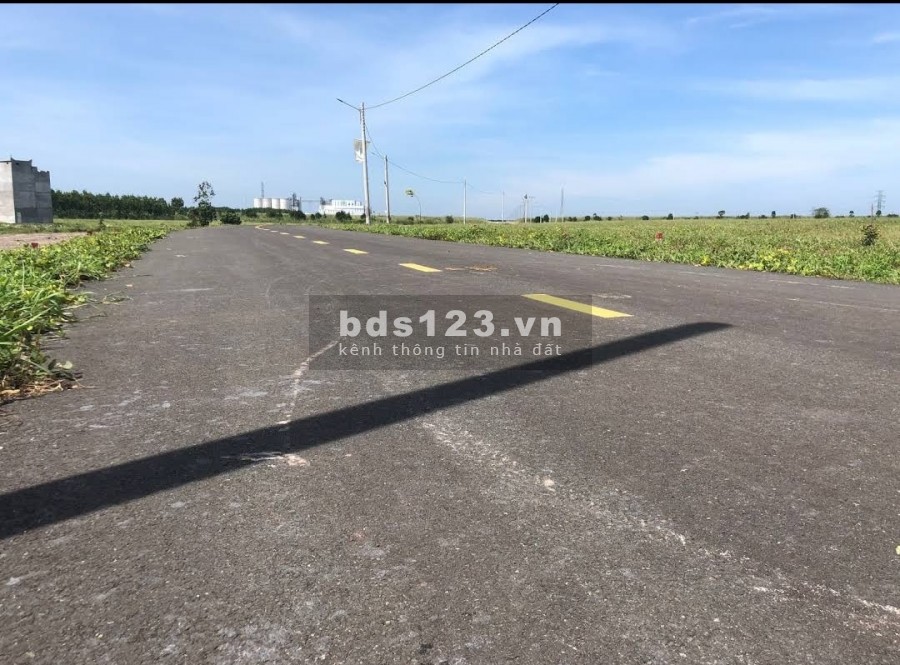 Đất mặt tiền đường nhựa đường số 32 ấp 5 minh thành sát cổng kcn becamex giá 820 triệu