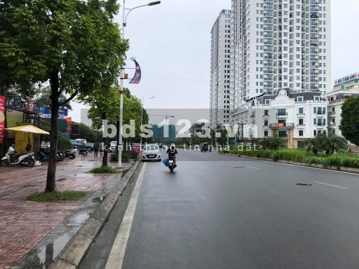 NHÀ LONG BIÊN, DIỆN TÍCH LỚN, GẦN TRUNG TÂM, NHỈNH 3 TỶ