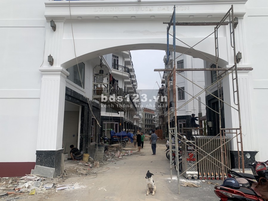 Khu nhà phố thương mại 3 mặt view sông