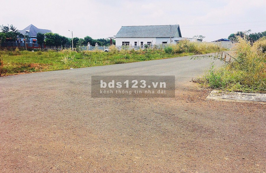 Kẹt tiền cần bán 1000m2 ngay ủy ban xã Đồng Tiến, 450 triệu