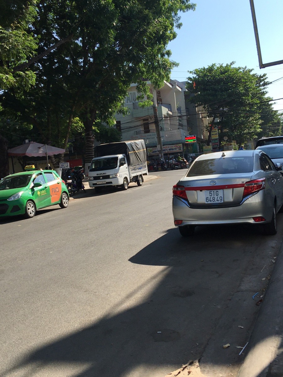 Cần tiền làm ăn nên bán nhà 1 trệt 2 lầu, ngang 6 đang kinh quán ăn ở khu dân cư An Bình