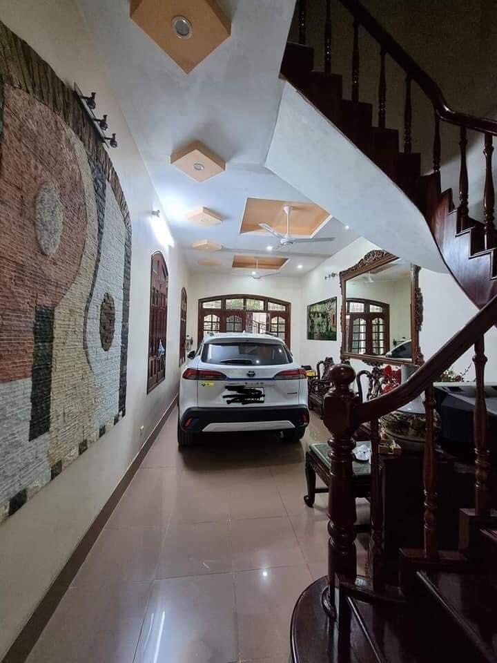BÁN NHÀ PHÂN LÔ, PHỐ PHÙNG CHÍ KIÊN, GA RA ÔTÔ, NỘI THẤT GỖ QUÝ. DT 80M, 4 TẦNG, MT 4.2M