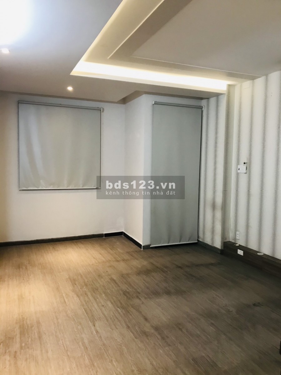 Cho thuê nhà 2 MT 262 Nguyễn Thái Sơn, P. 4, GV, 4x20m, 1T4L, giá thương lương hỗ trợ dịch.