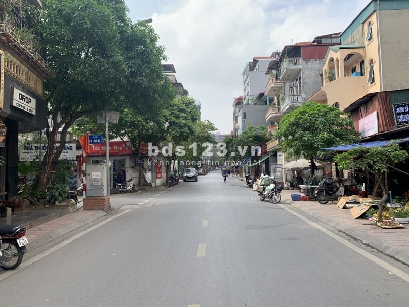 Cần bán 83m2 đất mặt đường Hoàng Như Tiếp, Bồ Đề, kinh doanh cực tốt