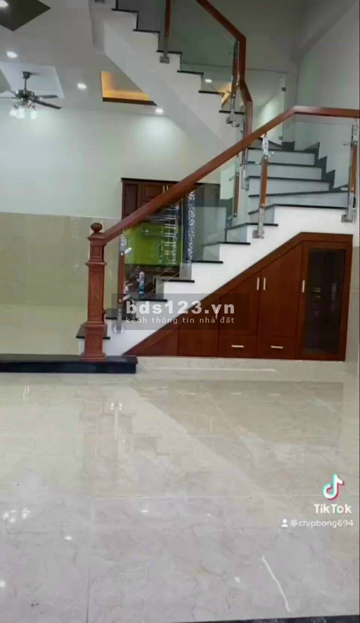Bán nhà 1 trệt 2 lầu đường số 2 phường Trường Thọ Q.Thủ Đức có garaoto trong nhà