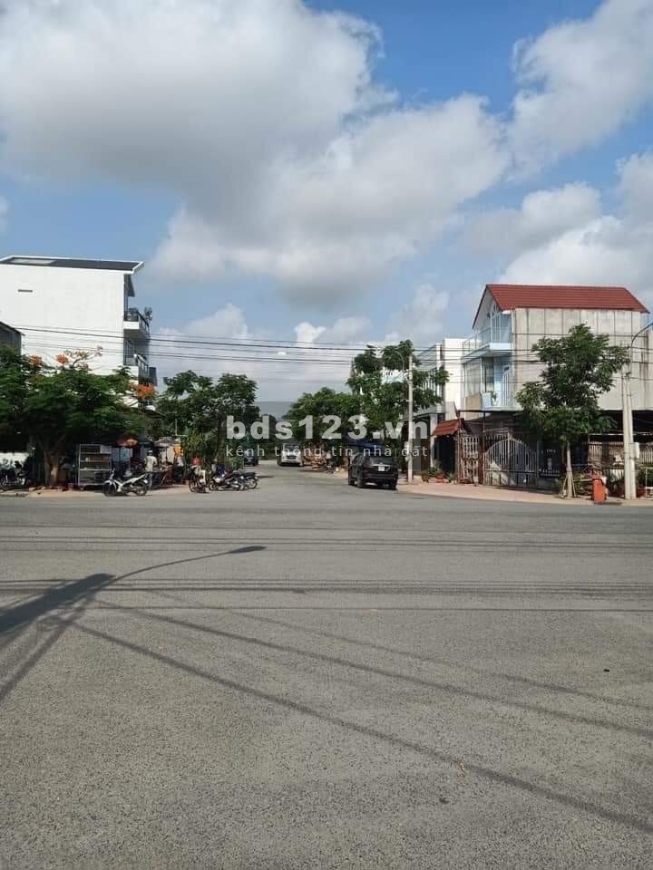 Bán đất thổ cư mặt tiền đường N22, kế bên trường Mầm non Ánh Cầu Vồng, giá 1.55 tỷ, diện tích 125m2. SHR Liên hệ 0374991279 Minh Anh
