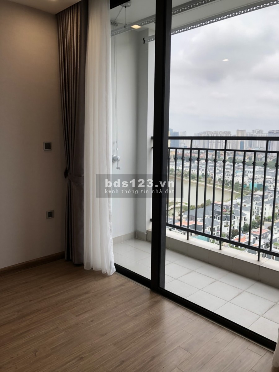 Chính chủ cho thuê căn hộ 1PN-30m2 nội thất cơ bản giá chỉ 6,5 tr/th tại Vinhomes Greenbay Mễ Trì.