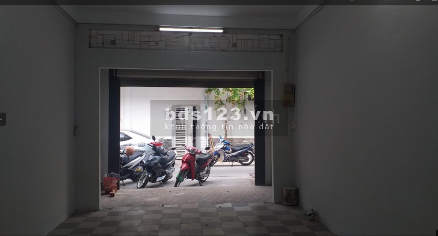 Nhà thuê HXH CMT8 Q10. MBằng trống suốt KD tự do