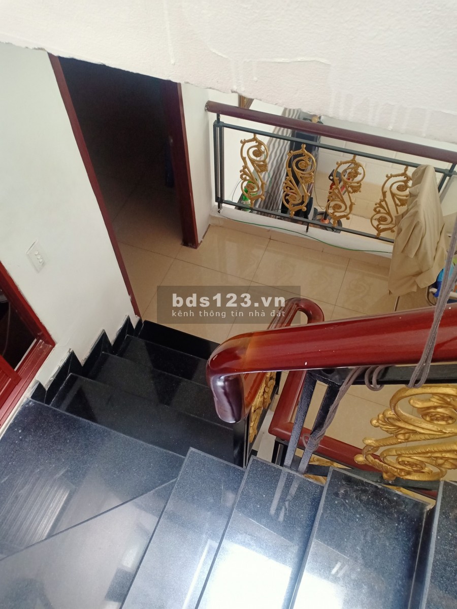 Nhà 1 trệt 2 lầu Hẽm Xe Hơi Thoại Ngọc Hầu Tân Phú 100m2. giá chỉ 9.5 tỷ.