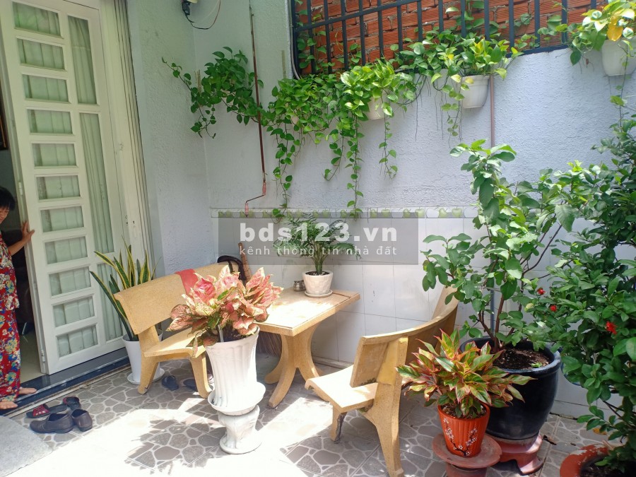 Nhà 1 trệt 2 lầu Hẽm Xe Hơi Thoại Ngọc Hầu Tân Phú 100m2. giá chỉ 9.5 tỷ.