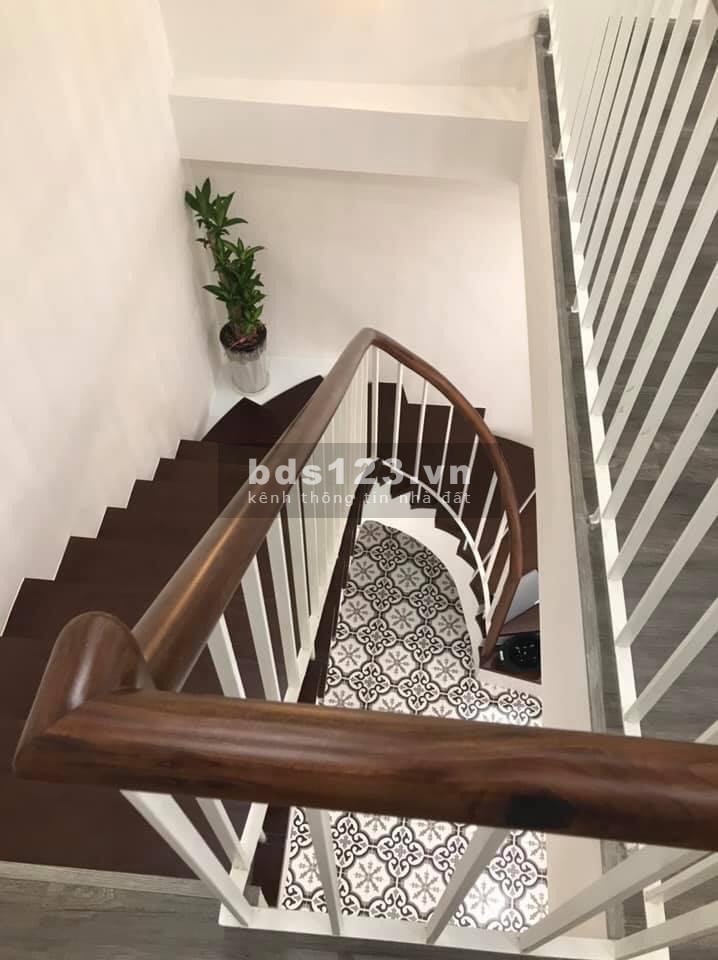 Bán gấp nhà Ngô Đức Kế, Bình Thạnh, dt 71m2, GIẢM GIÁ còn 6.4 tỷ