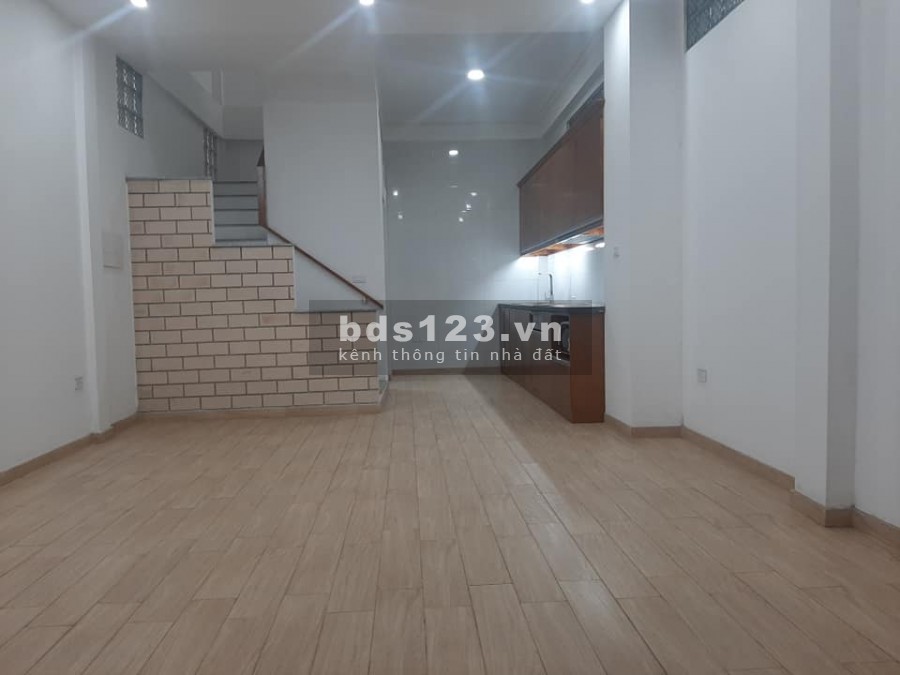 Bán 1 nhà ra đường Giải Phóng, Thanh Xuân 40/55mT2x4T, Mt4.5m, nhỉnh 4 tỷ
