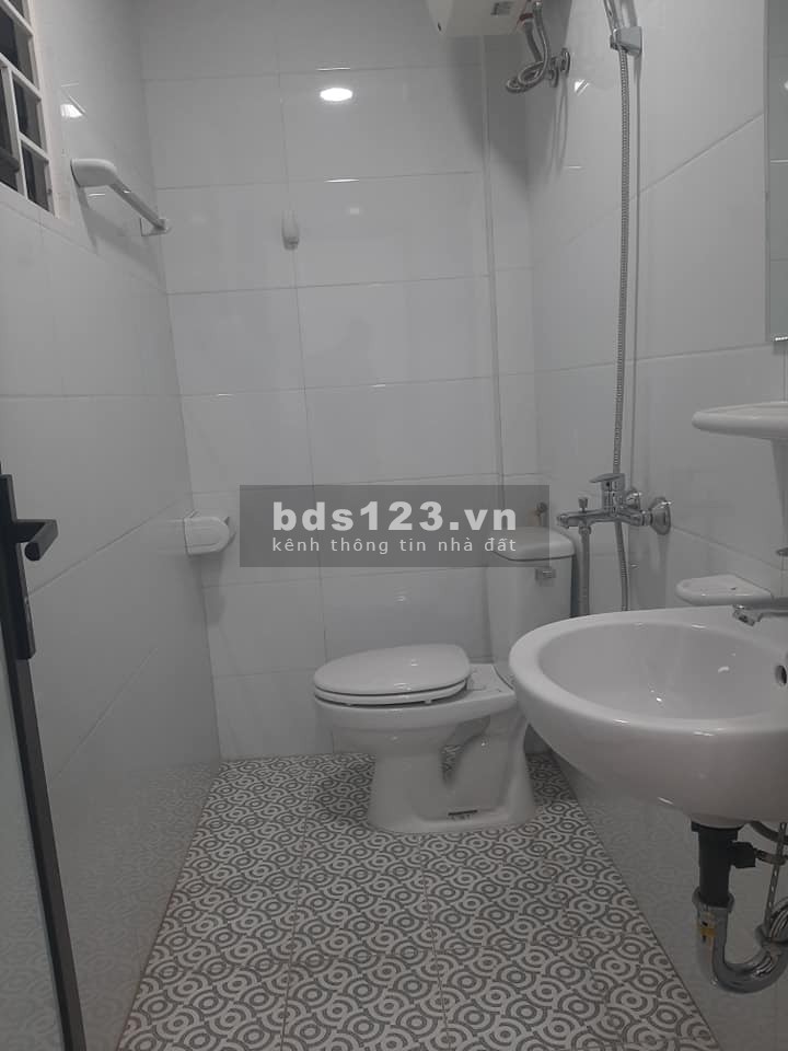 Bán 1 nhà ra đường Giải Phóng, Thanh Xuân 40/55mT2x4T, Mt4.5m, nhỉnh 4 tỷ