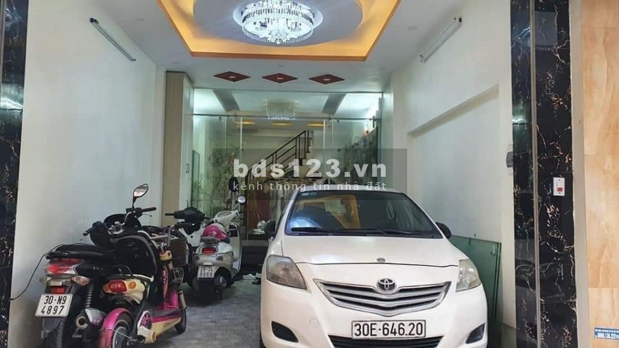 Hơn 5 Tỷ Có Nhà Mặt Phố Bồ Đề Vừa ở Vừa Kinh Doanh 50m x 5T x 5m MT