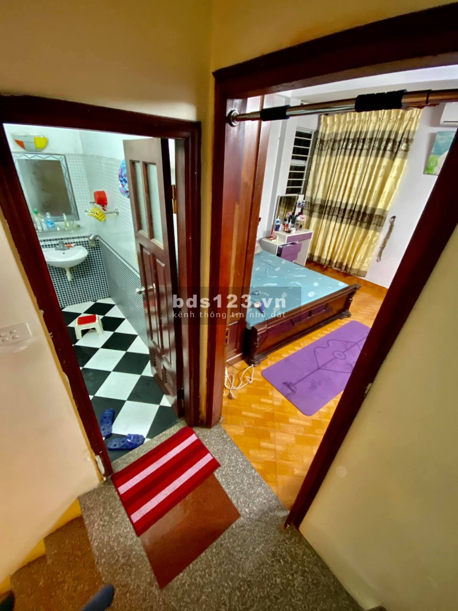 Bán nhà phố Nguyễn Trãi, quận Thanh Xuân, 5 tầng , nhỉnh 3 tỷ