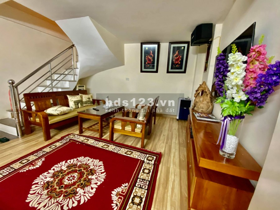Bán nhà phố Nguyễn Trãi, quận Thanh Xuân, 5 tầng , nhỉnh 3 tỷ