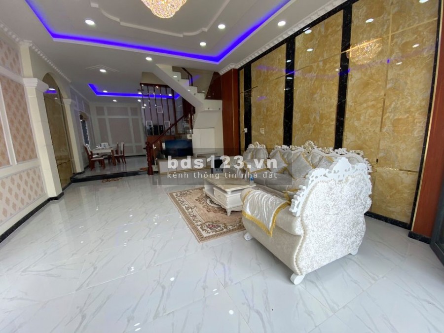 Bán nhà mới xây 120m2 gần chợ bình chánh giá1,1tỷ