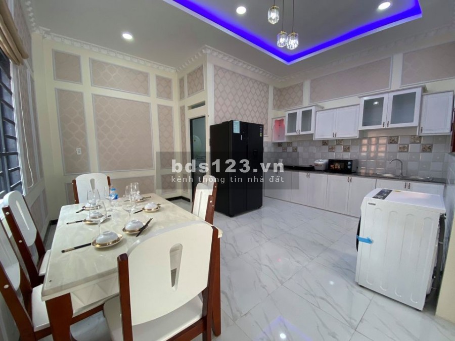 Bán nhà mới xây 120m2 gần chợ bình chánh giá1,1tỷ