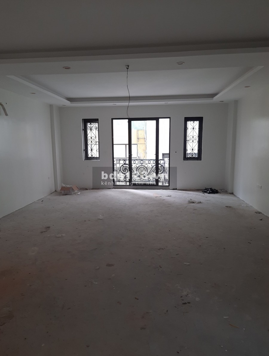 Bán nhà kinh doanh, ô tô qua cửa 7 tầng thang máy Cầu Giấy 65m hơn 13 tỷ
