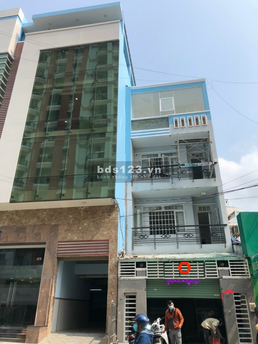 MT Tân Cảng 5x25m, trệt, 3lầu, cầu thang giữa phòng 40m2.