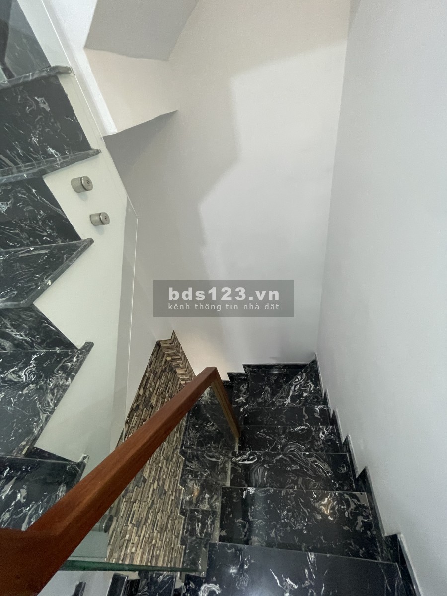 Kẹt vốn hạ giá chốt nhanh Hẻm 3m An Dương Vương F4 Q5 Dt 3.4m x 7m Kết cấu 1 trệt 2 lầu sân thượng Nhà mới đẹp