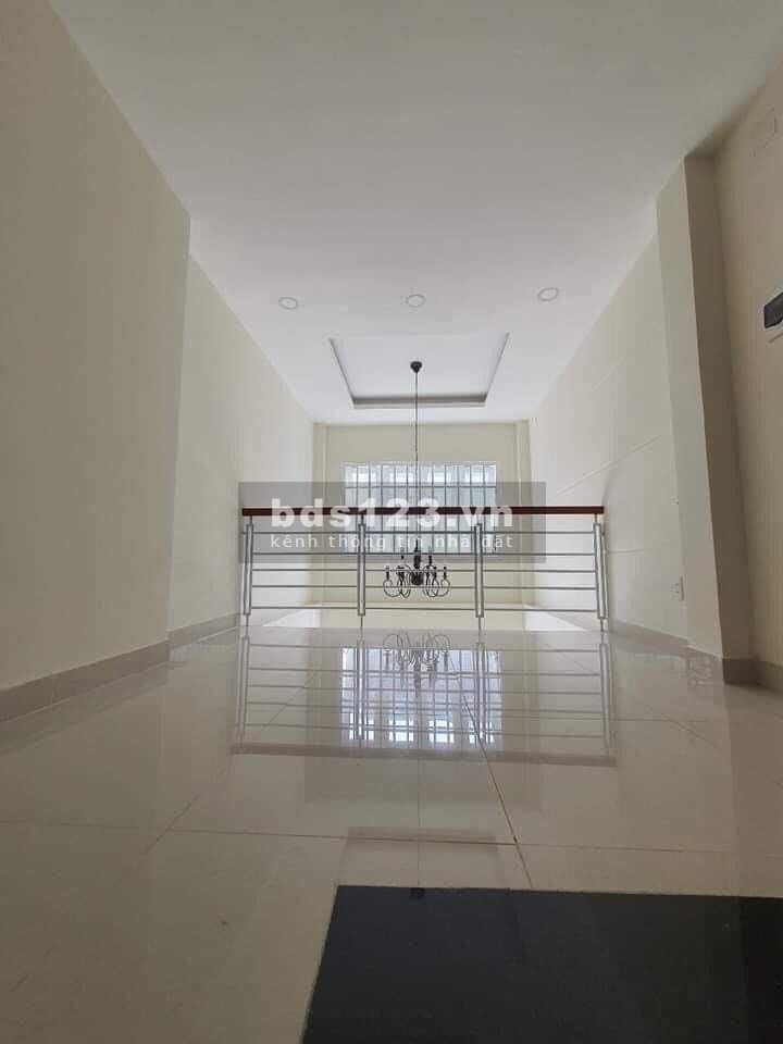 Bán nhà đường Thích Quảng Đức, P5, Phú Nhuận, 48 m2 (4 x12) 3,7 tỷ TL.