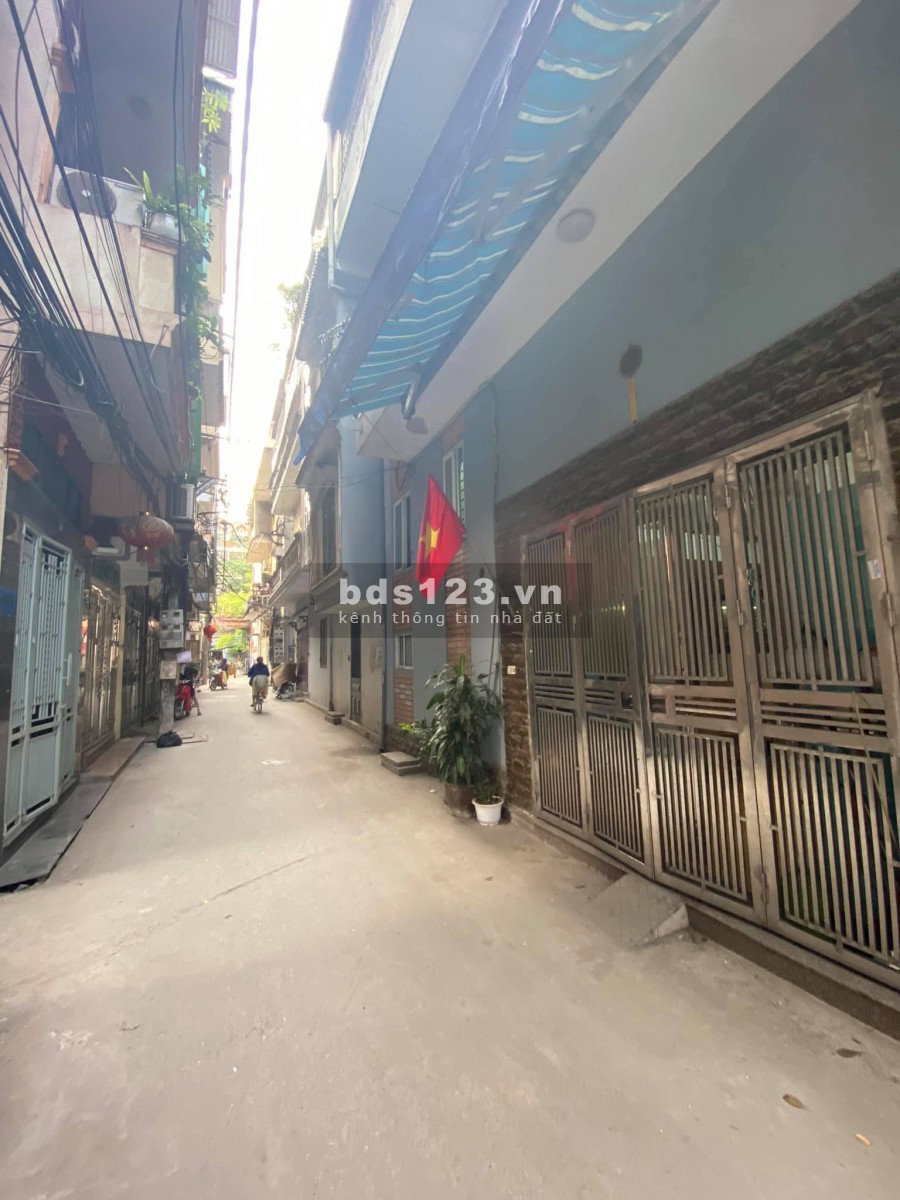 NHÀ KINH DOANH ÔTÔ TRÁNH KHU PHỐ ẨM THỰC TÔ HIỆU HÀ ĐÔNG GIÁ 3,XXTỶ