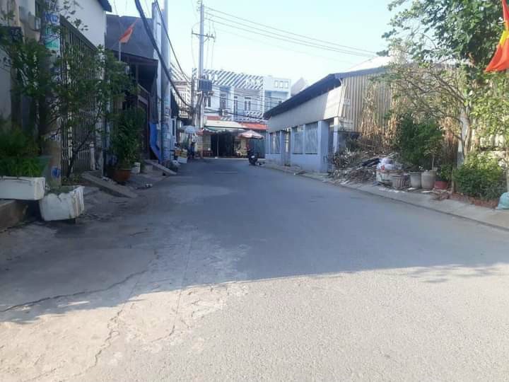 CHÍNH CHỦ CẦN BÁN ĐẤT DT : 154M (6x26M ) HẺM XE HƠI VỪA RỘNG VỪA RẺ, GIÁ CHỈ 31.5 TRIỆU/M2 Ở ĐƯỜNG LÊ VĂN LƯƠNG, XÃ NHƠN ĐỨC, HUYỆN NHÀ BÈ.