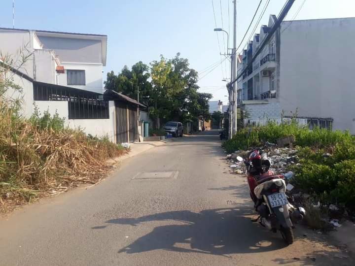 CHÍNH CHỦ CẦN BÁN ĐẤT DT : 154M (6x26M ) HẺM XE HƠI VỪA RỘNG VỪA RẺ, GIÁ CHỈ 31.5 TRIỆU/M2 Ở ĐƯỜNG LÊ VĂN LƯƠNG, XÃ NHƠN ĐỨC, HUYỆN NHÀ BÈ.