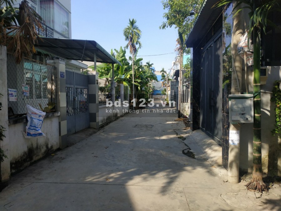 Bán đất quận 9 106m2 ngang 5.25m chỉ 3,6 tỷ gần chợ long trường