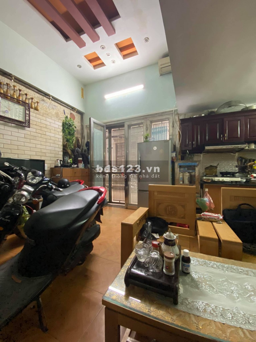 NHÀ KINH DOANH ÔTÔ TRÁNH KHU PHỐ ẨM THỰC TÔ HIỆU HÀ ĐÔNG GIÁ 3,XXTỶ