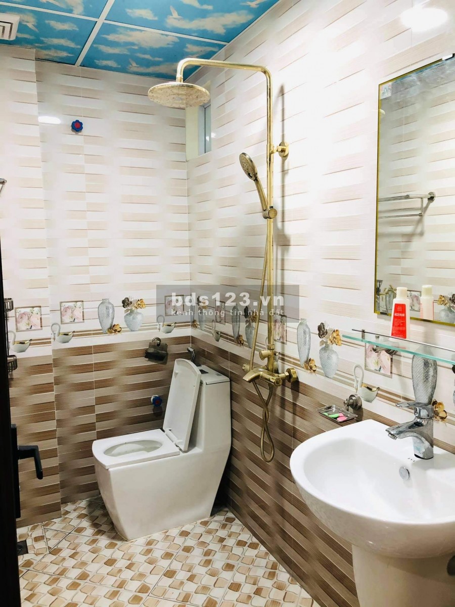 NHÀ MUA Ở NGAY SIÊU ĐẸP tại LÊ TRỌNG TẤN, TRỊNH ĐÌNH CỬU. 35M2