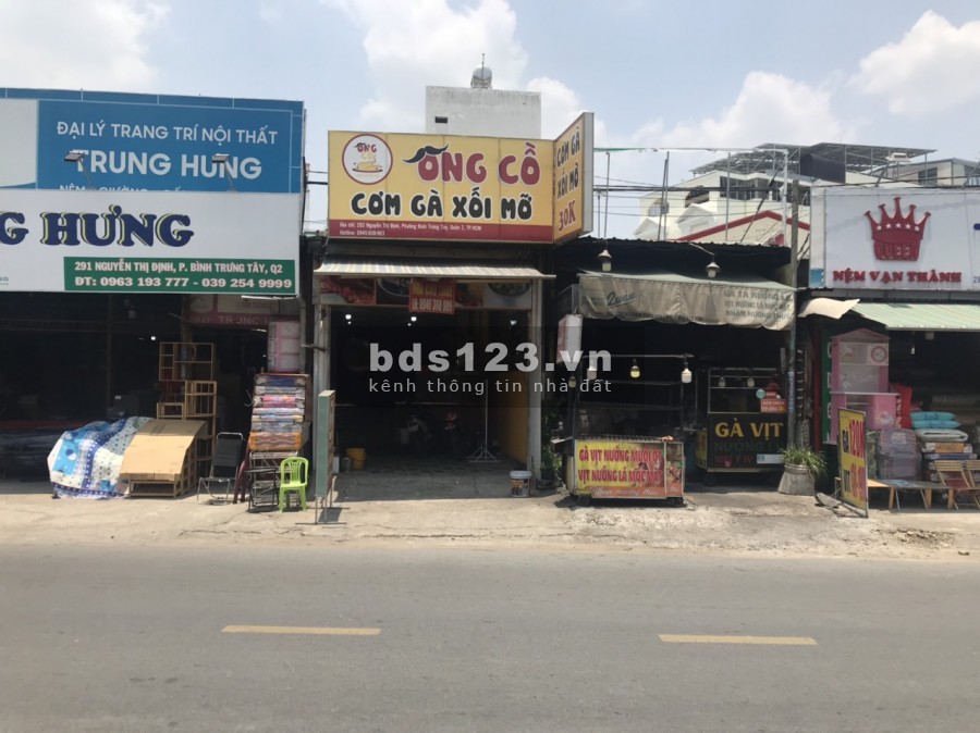 Cần sang quán ăn mt Nguyễn Thị Định, Quận 2. dt 120m2