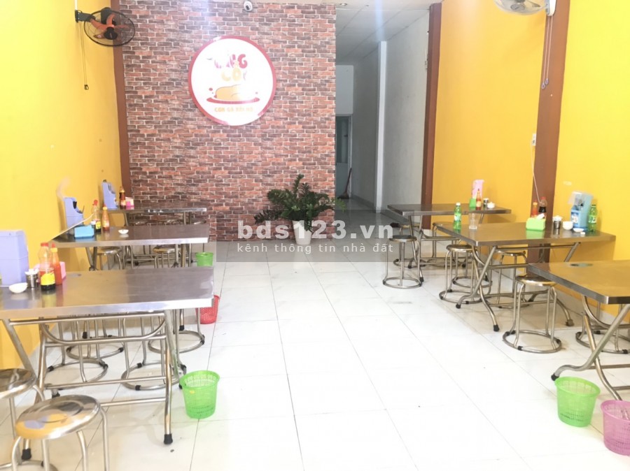 Cần sang quán ăn mt Nguyễn Thị Định, Quận 2. dt 120m2
