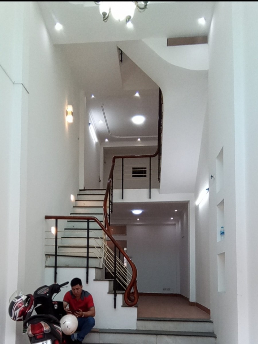 MẶT PHỐ VĂN LA HÀ ĐÔNG 45M2 X 5 TẦNG GARA Ô TÔ CHỈ 4.75 TỶ