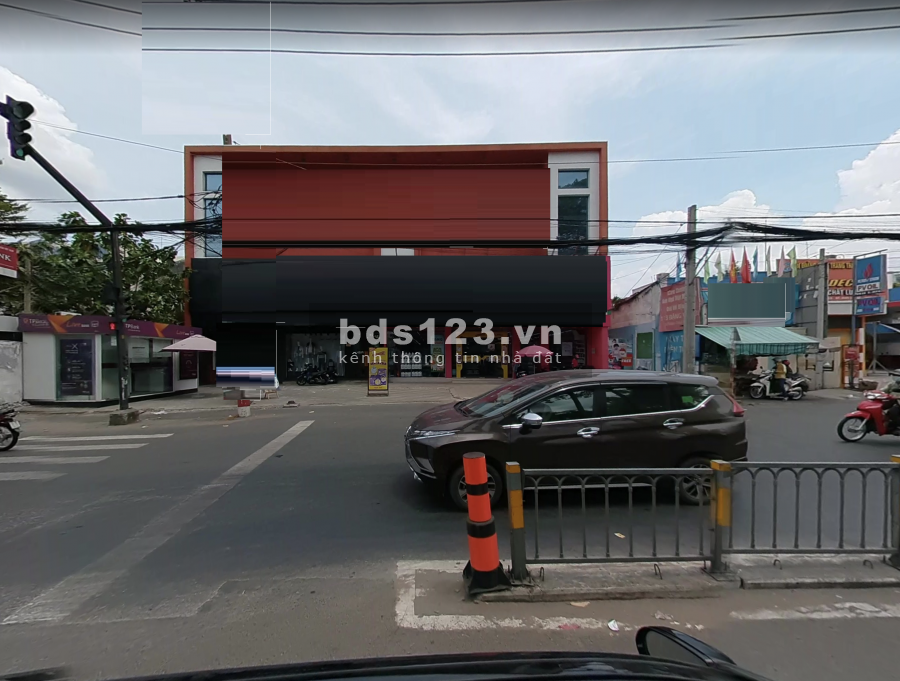 Đường Tam Đảo mt 9 x 9 1 lầu kd suốt