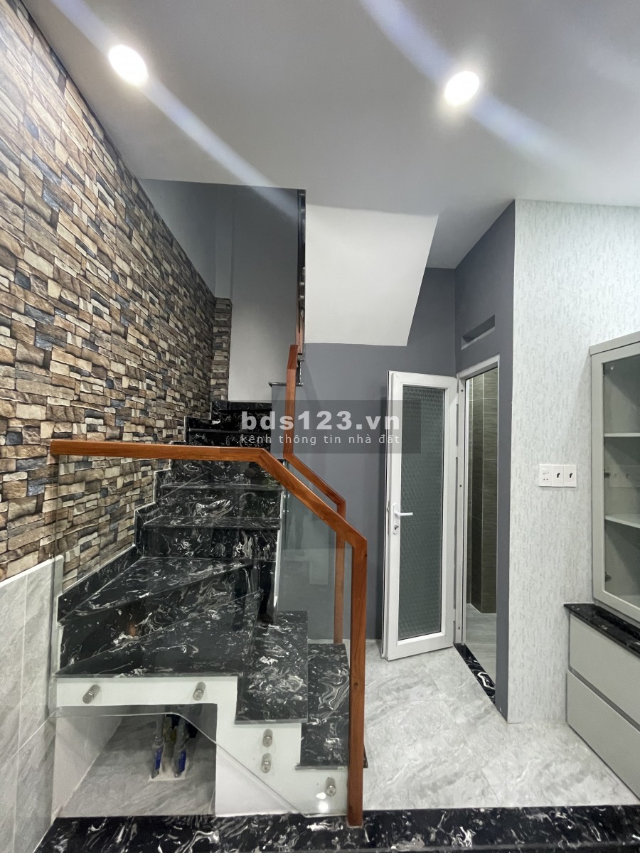 Kẹt vốn hạ giá chốt nhanh Hẻm 3m An Dương Vương F4 Q5 Dt 3.4m x 7m Kết cấu 1 trệt 2 lầu sân thượng Nhà mới đẹp