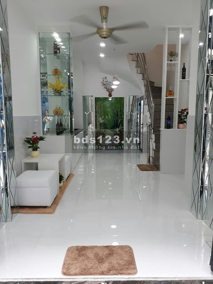 Bán nhà cách tòa nhà Viettel 500m, Phường 15, Quận 10, 3 tỷ 9, 39,8m2