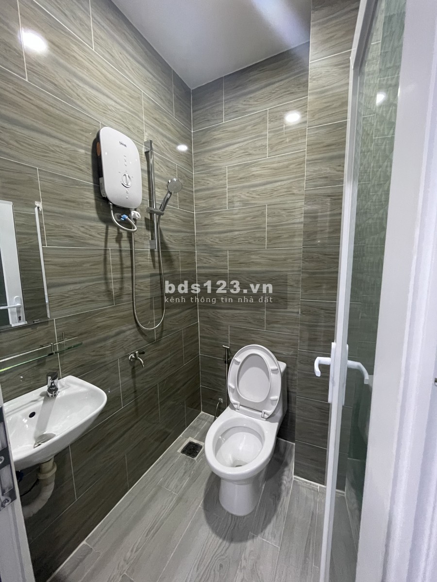 Kẹt vốn hạ giá chốt nhanh Hẻm 3m An Dương Vương F4 Q5 Dt 3.4m x 7m Kết cấu 1 trệt 2 lầu sân thượng Nhà mới đẹp