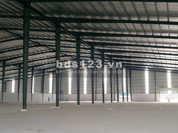 Cần bán gấp kho xưởng 11 ngàn m2, mặt đường thị trấn Yên Viên, Gia Lâm.
