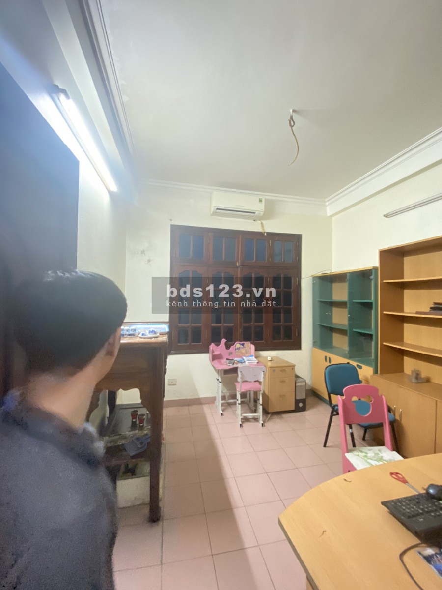 Cho thuê nhà 4 tầng, S160m2 4 tầng, 4 phòng ngủ, 3 vệ sinh