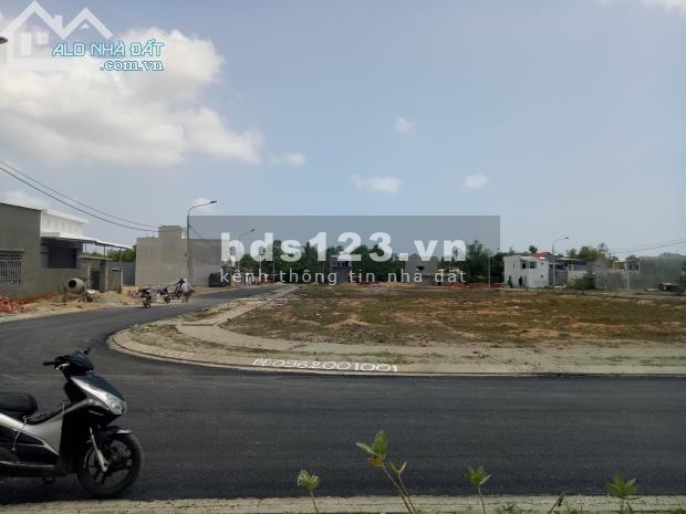 Cần tiền bán nhanh lô đất giá rẻ 400 triệu cuối cùng mặt tiền Hùng Vương nằm ngay trung tâm