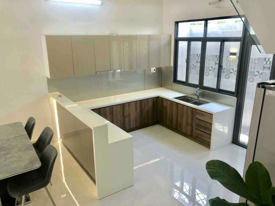 Bán nhà Biệt thự Cổ điển 04 tầng, Diện tích 6.4x13m, Tặng full nội thất, Giá 5.5 tỷ, +84.943211439 Ms Hải