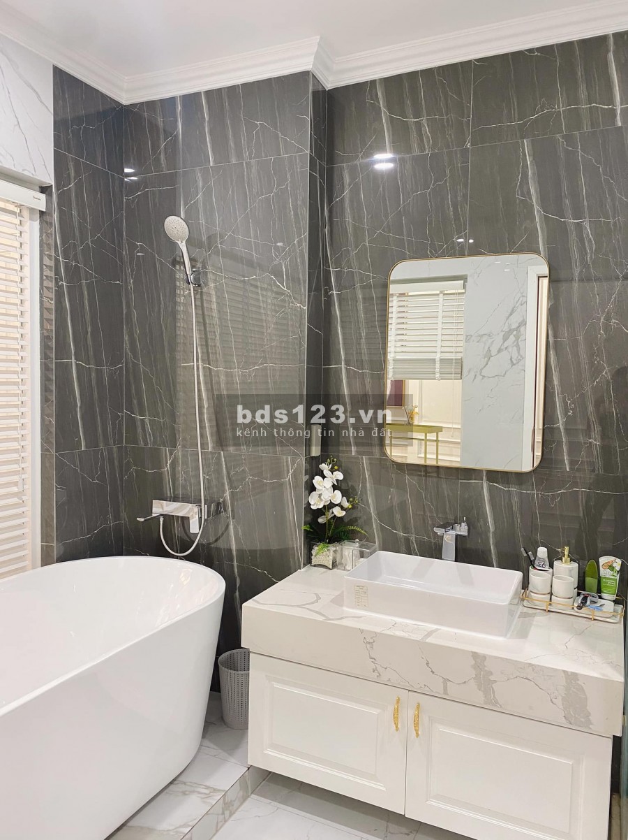 Tuyệt đỉnh an sinh nhà Tố Hữu diện tích 60 m^2 mặt tiền 5 m 6 Tầng giá 6,2 tỷ