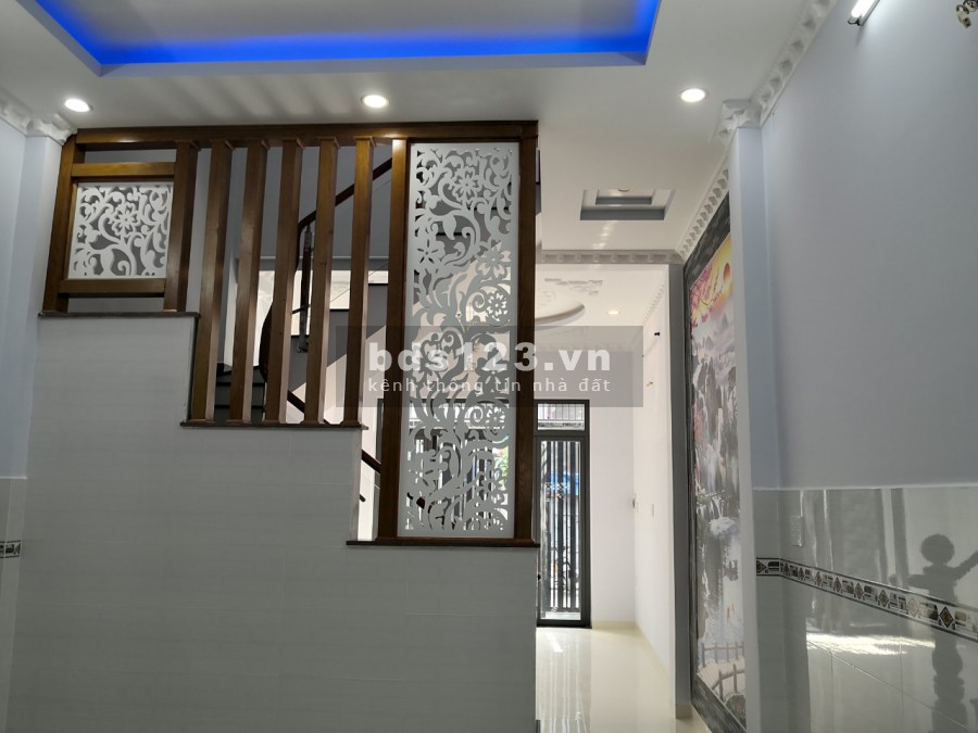 Bán nhà 1 trệt 2 lầu đường 12 phường Tam Bình TP. Thủ Đức đường ô tô 5M